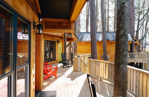 Franklinton Cabin | Enchanting Cabin Treehouse Retreat with Fire Pit - Perfect Getaway!n