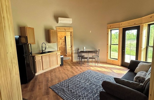 Bancroft Cabin | Enchanting cabin with AC in Bancroft - Perfect for a getaway