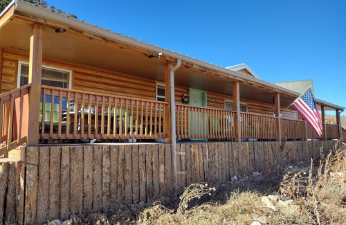 Duchesne County Cabin | Enchanting cabin with WiFi in Tabiona - 3 bedrooms