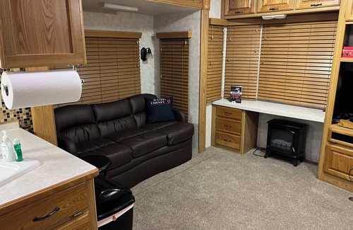 Chapman RV Rental | Enchanting camper-cabin life in small town Chapman Kansas with all amenities