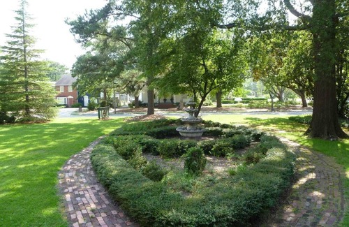 Wilson House | Enchanting Estate In the heart of Wilson