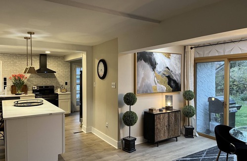 Oreland House | Enchanting Garden home, Cozy yet spacious.