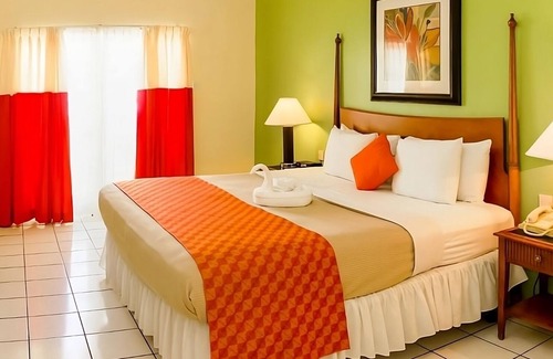 Rodney Bay Hotel | Enchanting Getaway Vacation! Minutes’ Walk from Pigeon Island National Park