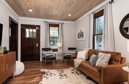 Gibsonia House | Enchanting Josephine’s cottage