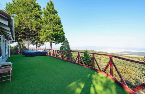 Pauma Valley Cabin | Enchanting Mountain Retreat with Breathtaking View
