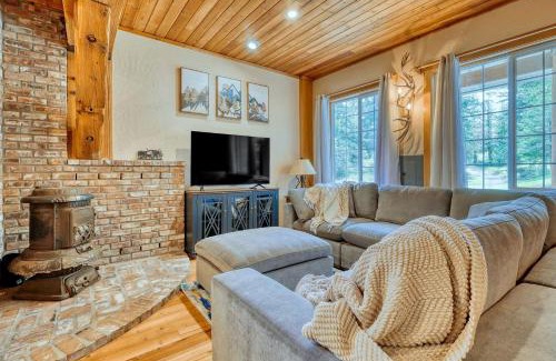 Anacortes House | Enchanting Rustic Cabin Retreat near Whistle Lake in Washington