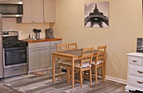 Canyon Country Apartment | Enchanting suite nestled in quaint Santa Clarita