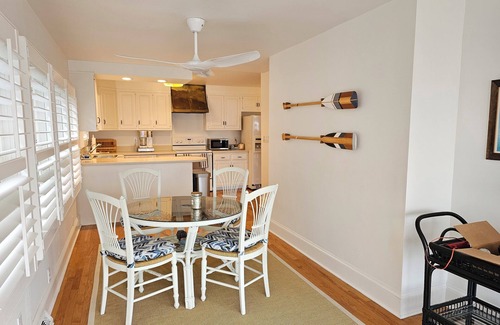 Croom Cottage | Enchanting West River Retreat