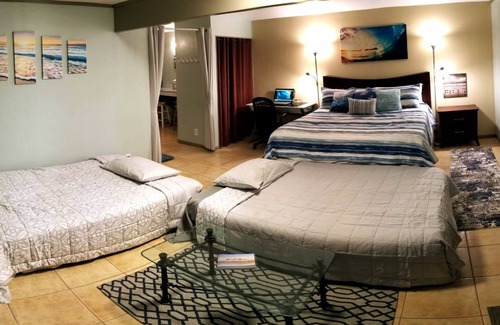 Leucadia House | Encinitas - The Leucadia Beach Grotto - Pet-Friendly & Steps to Everything!