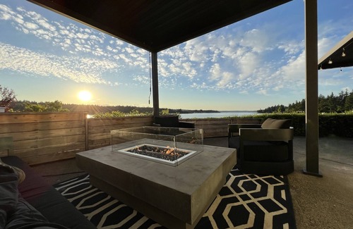 West Hills House | End of The Point - Main Housen - - BOOK NOW FOR THE 2026 WORLD CUP - -