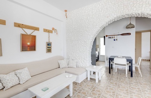 Vari House | ENDLESS BLUE from Syros - Fabrika Resort House 1