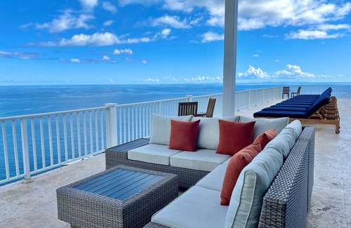 Monte Villa | Endless Ocean Views Over Beautiful Reefs to the Horizon Beyond Luxury & Privacy