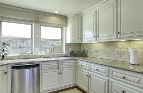 Downtown Condo | Endless Summer Beach Escape With Ocean Views