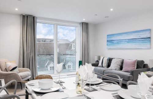 Poole Apartment | Endless Summer - Spacious Living Space on Poole Quay