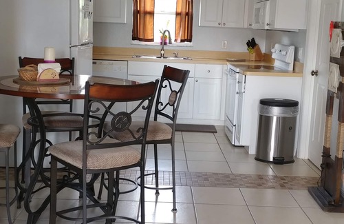 Englewood East House | Englewood Cozy Comfy Home Page B