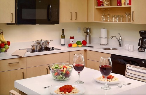 Monmouth Junction Resort | Enjoy 2 Modern Units! Short Drive to Grover Park and Potts Park, w/Outdoor Pool