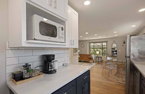Brighton House | Enjoy a 11-minute drive to T-Mobile Park from this Seattle property