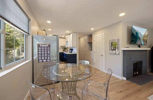 Brighton House | Enjoy a 11-minute drive to T-Mobile Park from this Seattle property