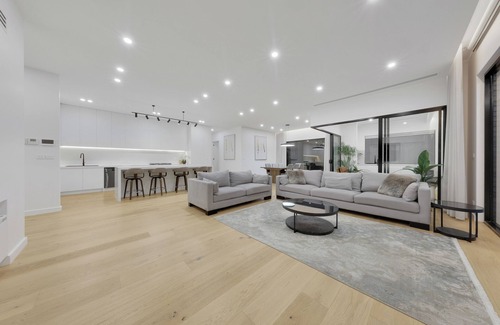 Epping House | Enjoy a Brand-New Modern Luxury Stay w/Pool, Spa & Scenic Parkland Views!