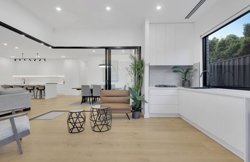 Epping House | Enjoy a Brand-New Modern Luxury Stay w/Pool, Spa & Scenic Parkland Views!