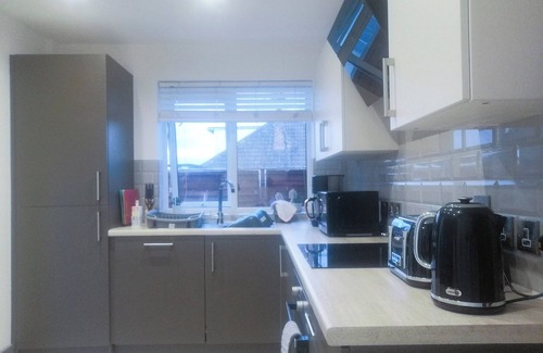 Swalecliffe Cottage | Enjoy a break in the coastal town of Whitstable with its working harbour and pebble beach.
