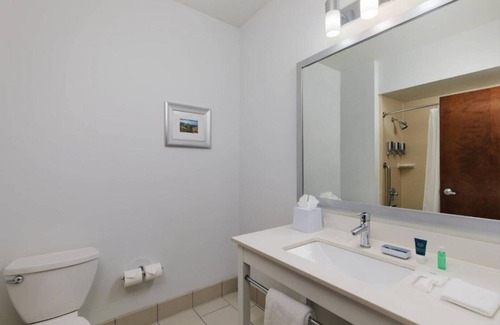 Wilkes East House | Enjoy a comfortable stay at our East Portland