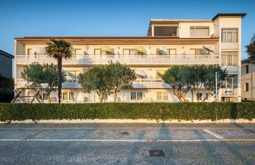 Lignano Sabbiadoro Apartment | Enjoy a cozy stay in our flat with terrace