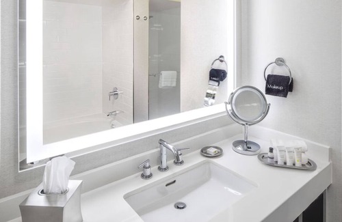 Redwood Shores Hotel | Enjoy a Hassle-Free and Comfortable Stay! 4 Family-friendly Units, Pets Allowed