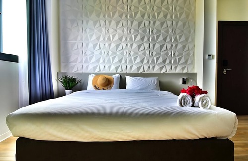 Maho Hotel | Enjoy a Hassle-Free and Suiting Stay! Near Cupecoy Beach, Free Onsite Parking
