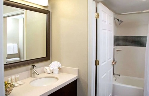 Acres Green House | Enjoy a Hassle-Free Stay! Pet-Friendly, w/ Pool, Near Park Meadows Mall