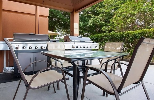 Clearwater House | Enjoy a Hassle-Free Stay! 2 Comfortable Units, Outdoor Pool, Free Parking