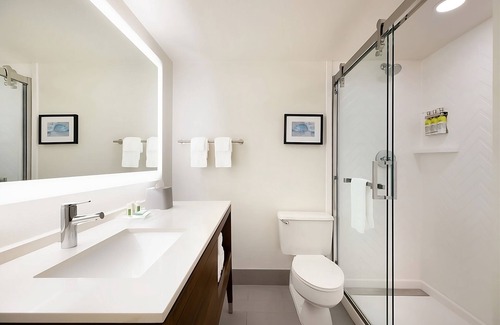 Fort Worth Hotel | Enjoy a Hassle-Free and Suiting Stay! 3 Family-friendly Units! Indoor Pool