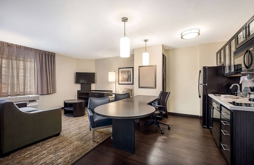 Gahanna Resort | Enjoy a Memorable Stay in Gahanna with Exceptional Amenities Next to the Airport