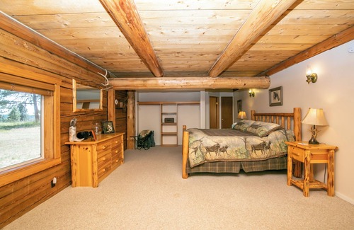 Weston Cabin | Enjoy a mountain getaway!