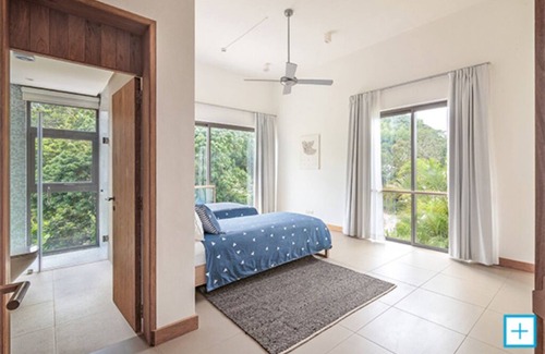 Glacis Villa | Enjoy a panorama of the Indian Ocean from a family-sized deck in the Seychelles!