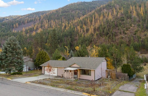 Heart of Missoula House | Enjoy a quiet neighborhood setting with quick access to downtown Missoula, local trails, and the Clark Fork River. Whether you're here to relax or explore, this bright and inviting space is the perfect base.