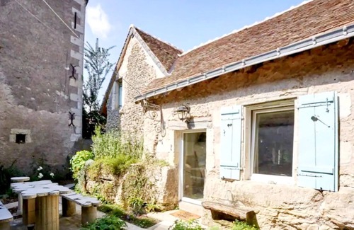 Chissay-en-Touraine House | Enjoy a relaxing vacation in this inviting troglodyte house in a beautiful landscape.