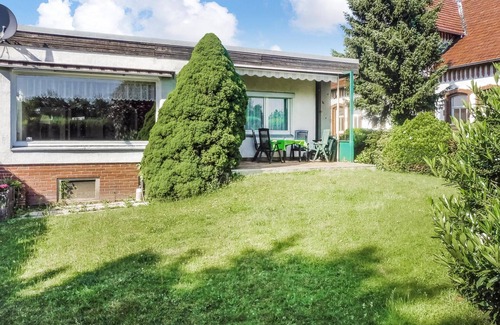 Loccum House | Enjoy a relaxing break close to nature in this vacation home.