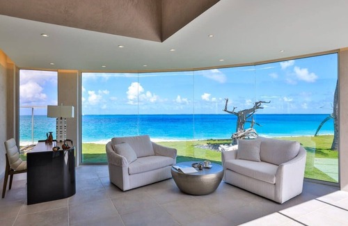Les Terres Basses Villa | Enjoy a relaxing holiday in this 7 bedroom sea view and green garden villa