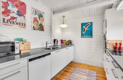 Or House | Enjoy a relaxing vacation in this inviting vacation home.