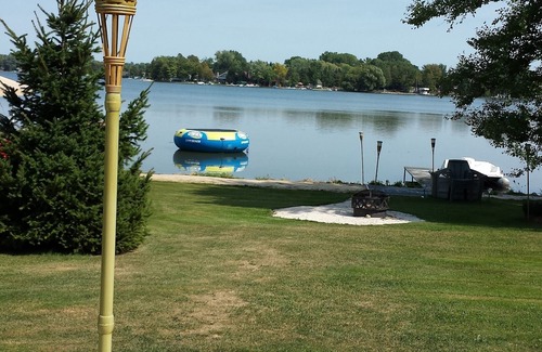 Kiel Cottage | Enjoy a relaxing vacation on a lake (1 Bedroom (sleeps 4))