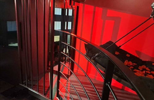 Old Lyon Apartment | ENJOY A ROMANTIC GETAWAY IN THE HEART OF OLD LYON.