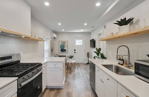 Ferndale Apartment | Enjoy a stylish experience at this unique, modern flat in Downtown Ferndale