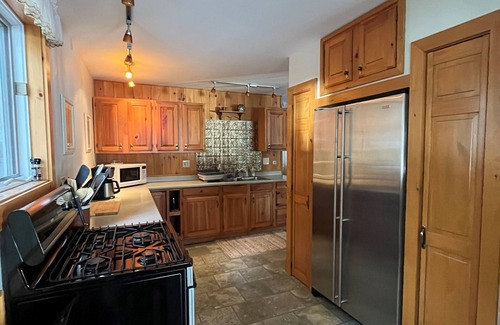 Beddington House | Enjoy all seasons on Pleasant River Lake