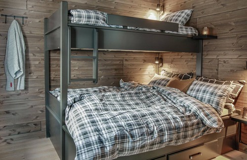 yer Apartment | Enjoy all the benefits of the mountain world in this comfortable vacation home with fantastic views