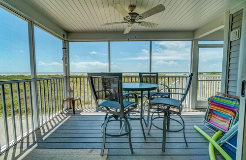Palm Island Villa | Enjoy an Unobstructed view of the Gulf from this Cheery Villa! B2913A