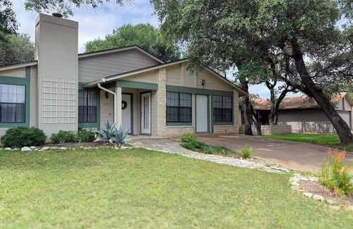 Maple Run House | Enjoy ATX | Spacious, Perfect for Families