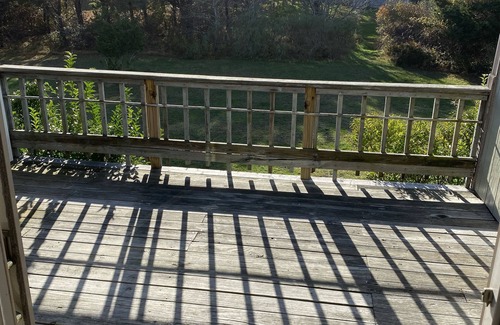 Madaket House | Enjoy beautiful Madaket beaches and sunsets, close to popular island restaurant!