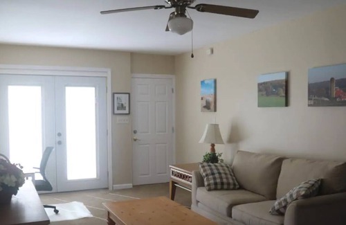 Wagontown Apartment | Enjoy beautiful Sunsets in a well appointed Suite