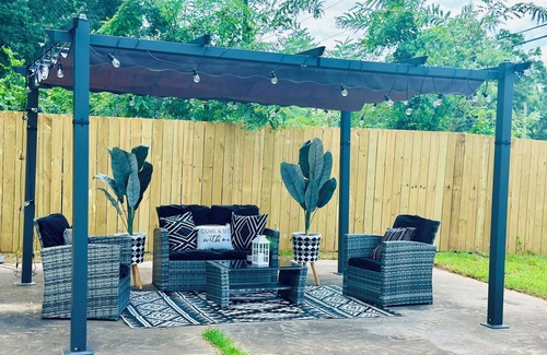 Caddo Heights-South Highlands House | "Enjoy Comfort in Every Stay"